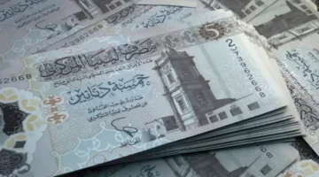 تحديثات الصرف.. تحرك جديد في سعر الدينار الليبي أمام الجنيه المصري اليوم